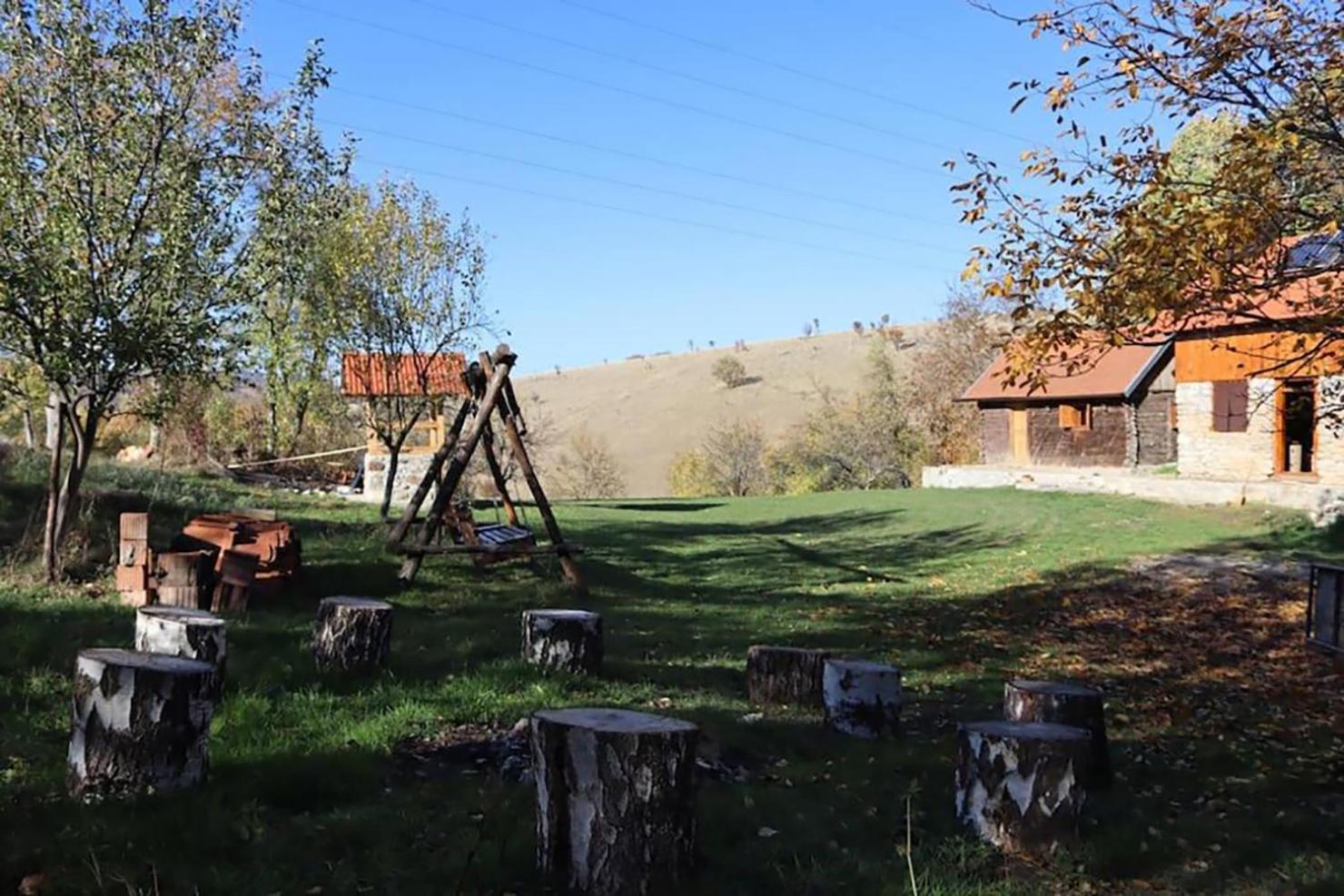 Salas U Bregu In Cheile Carasului Crasova Екстер'єр фото